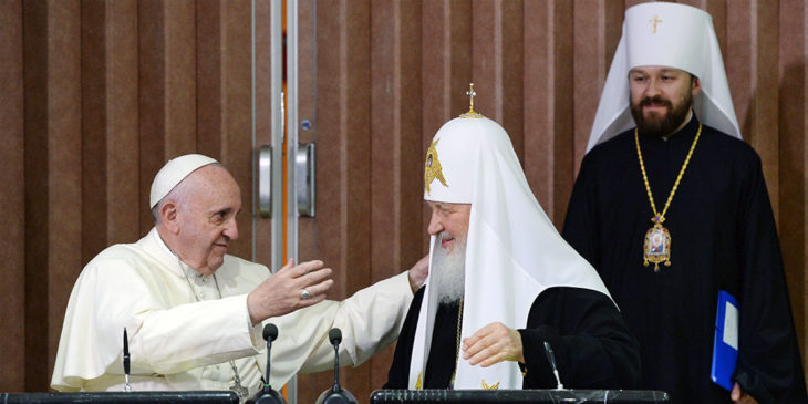 Papst Franziskus und der Moskauer Patriarch Kirill im Jahr 2016 bei ihrem Treffen auf Kuba.