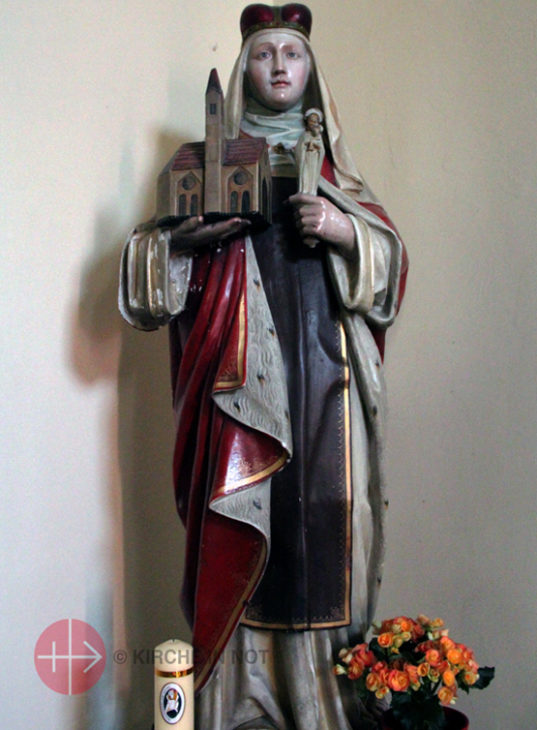 Die heilige Hedwig war die Tante von Agnes Statue in der Klosterkirche von Trebnitz.