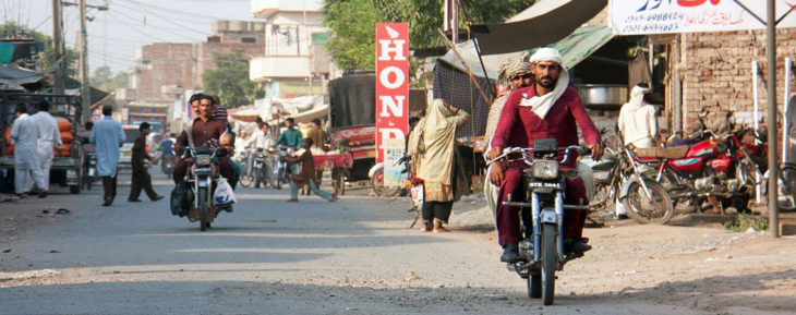 Straßenszene in Pakistan