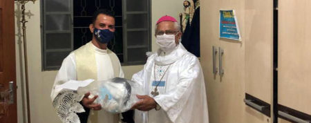 Brasilien: Hygieneschutz für Priester