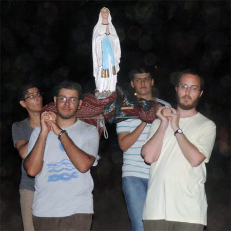 Helfen Sie den Priesteranwärtern in Argentinien