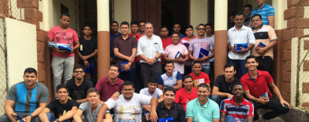 Brasilien: Ausbildungshilfe für 16 Seminaristen