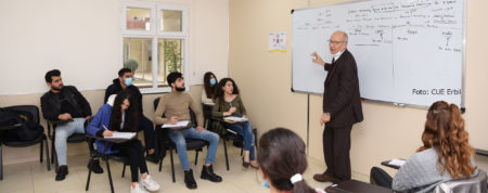 Irak: KIRCHE IN NOT finanziert weitere Stipendien für Studenten an Katholischer Universität