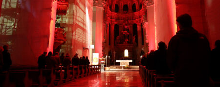 „Red Wednesday“ in Passau und Regensburg gestartet