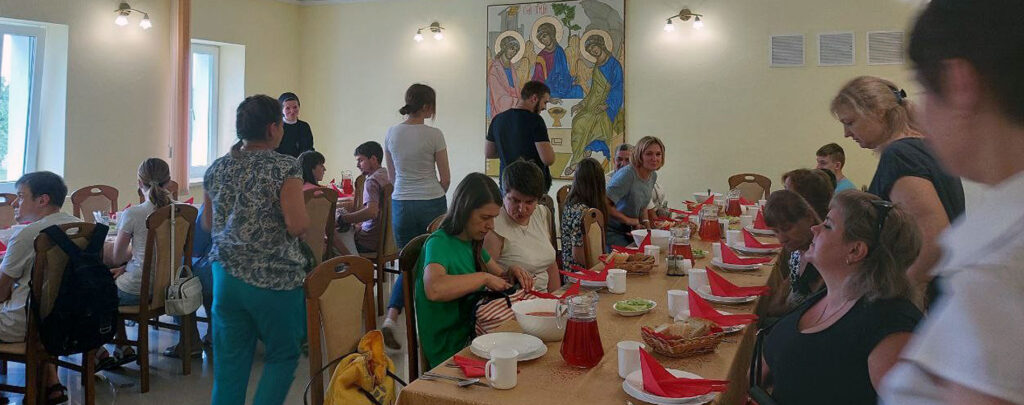 Ukraine: Hilfe für Ordensschwestern, die Kriegsflüchtlinge in ihrem Kloster untergebracht haben