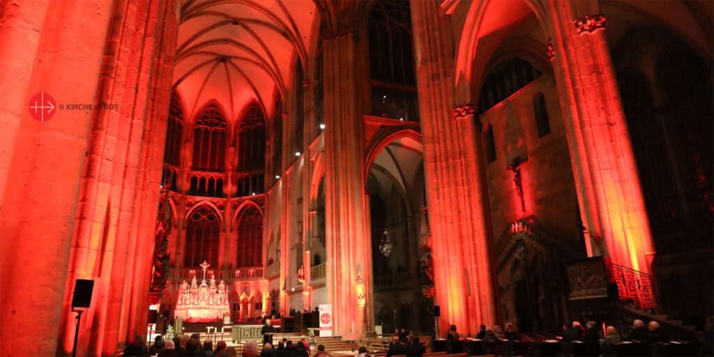 Am 19. November 2025: Der Regensburger Dom wird rot für verfolgte Christen