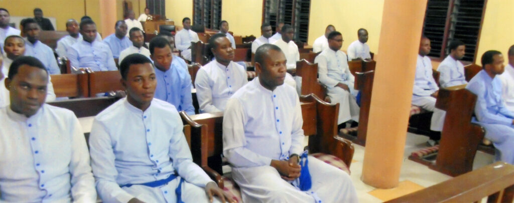 Nigeria: Ausbildungshilfe für 76 Ordensmänner