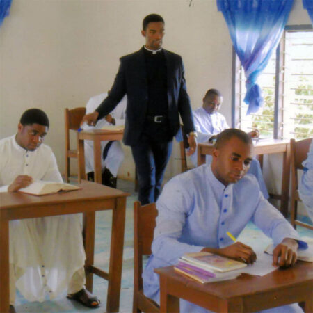 Unterstützen Sie die Seminaristen in Nigeria