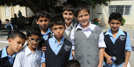 Heiliges Land: Geplante Einschränkungen für Lehrkräfte setzen christliche Schulen unter Druck