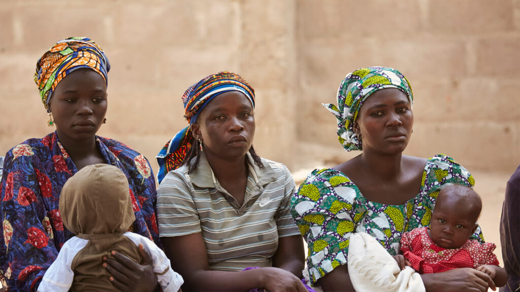 Erneut Schülerinnen und Priester in Nigeria entführt