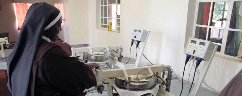 Malawi: Hostienbackmaschine für ein Kloster