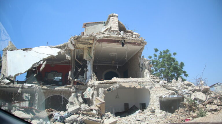 Zerstörtes Wohnhaus im Libanon.